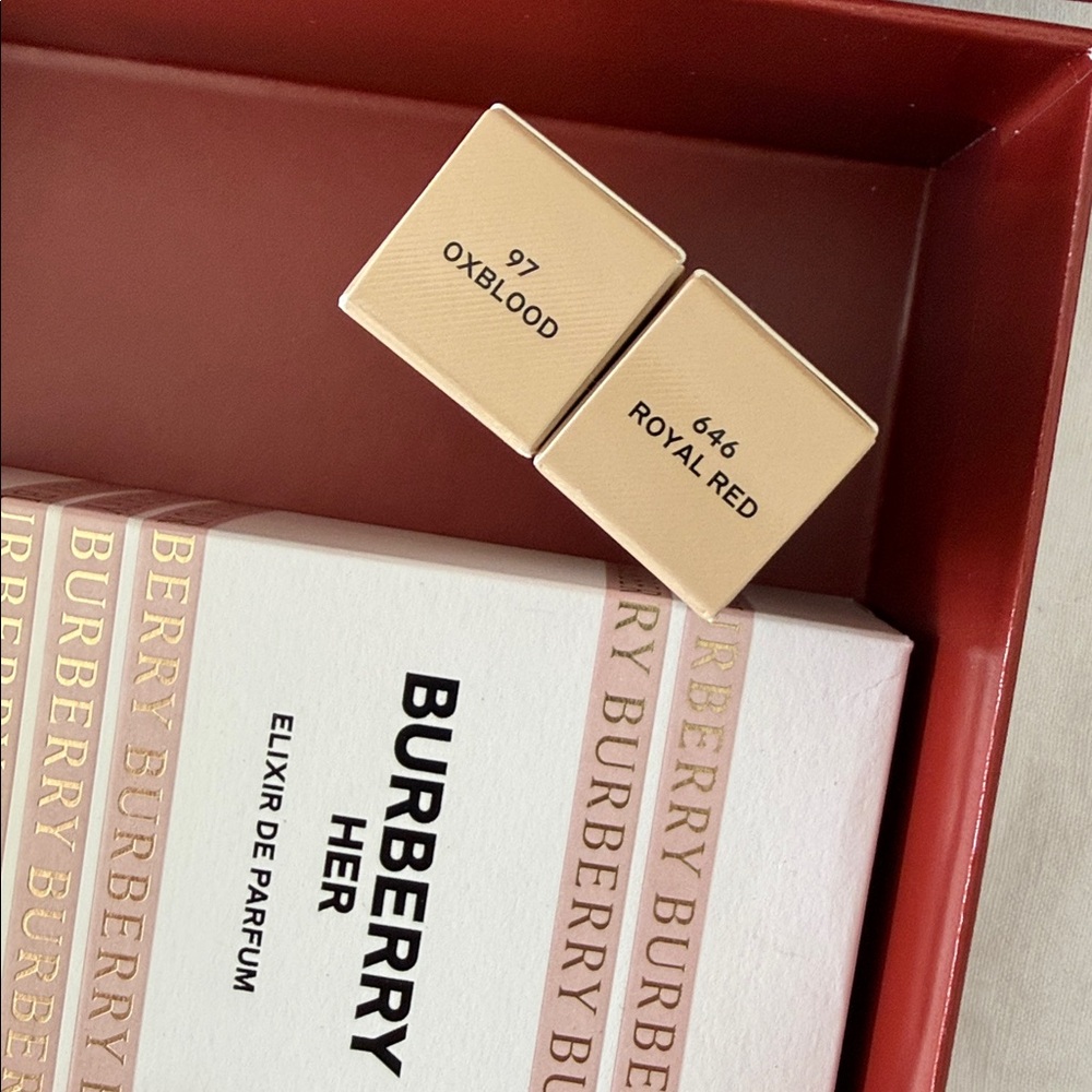 Burberry Beauty Collection in Red Box - Picture 4 of 6